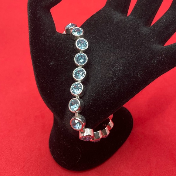 Touchstone Crystal Aquamarine Ice Bracelet - Picture 5 of 8